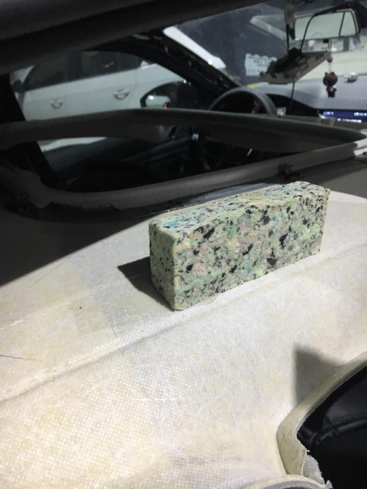 朗逸-三个月的车现在出现两点问题！
行驶中仪表盘上老是出现同一个胎压有问题
天窗开关时异响声难以承受！
请问各位大师如何投诉他们，