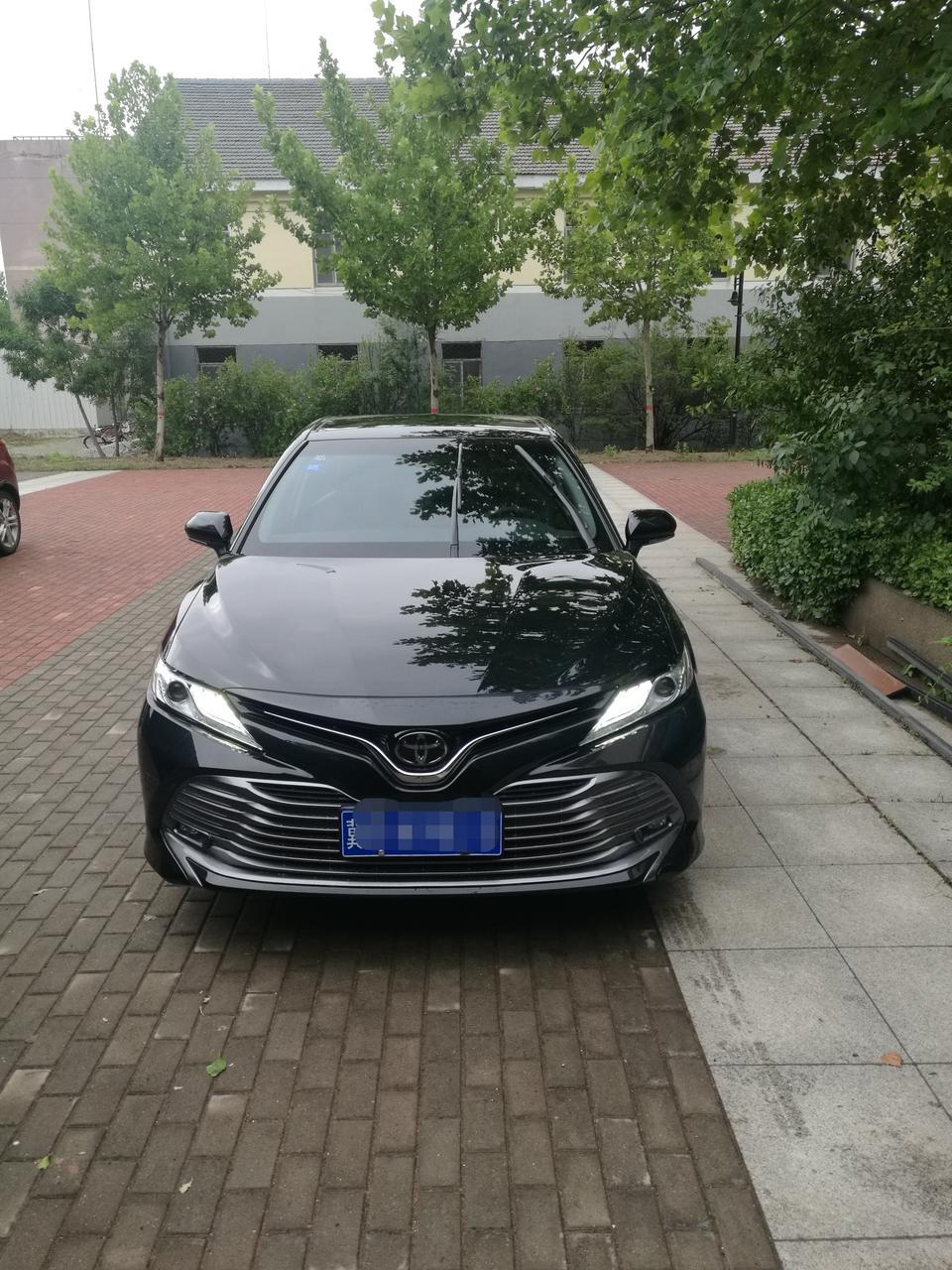最近发现凯美瑞2.5L豪华版副驾驶位停车后不自动开锁～～需要副驾驶位手动弄一下那个门锁或者主驾解锁～新车开的机会比较少以前没注意～大家都是这样的还是我的出故障了～感谢～