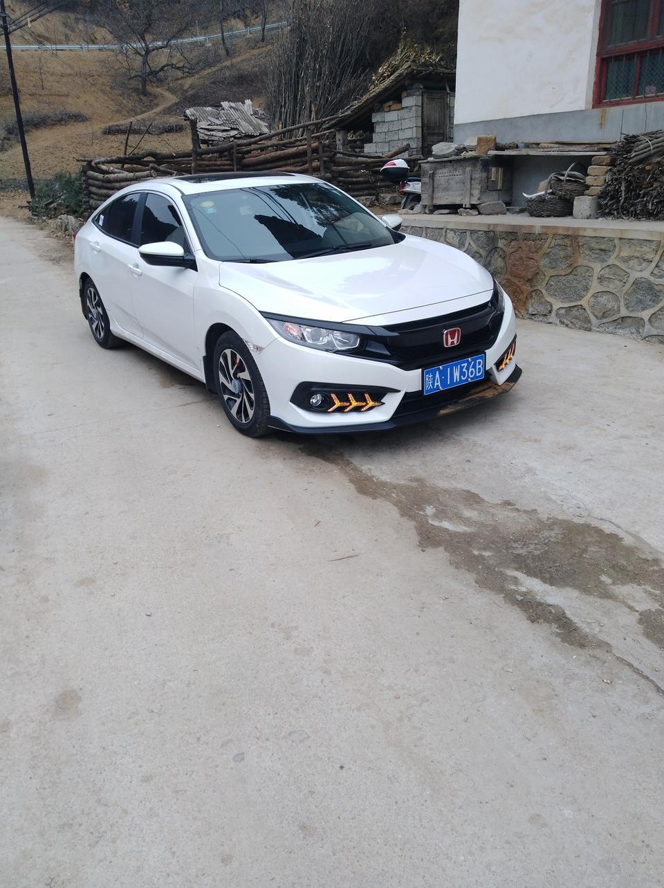 思域改十八寸轮毂好还是不改轮毂好【本人的是豪华版】