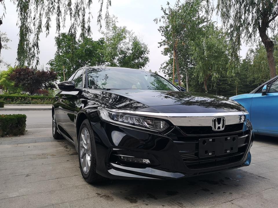 问下大伙有没有自己雅阁车镀晶了的，能用的住的镀晶产品   介绍一下??