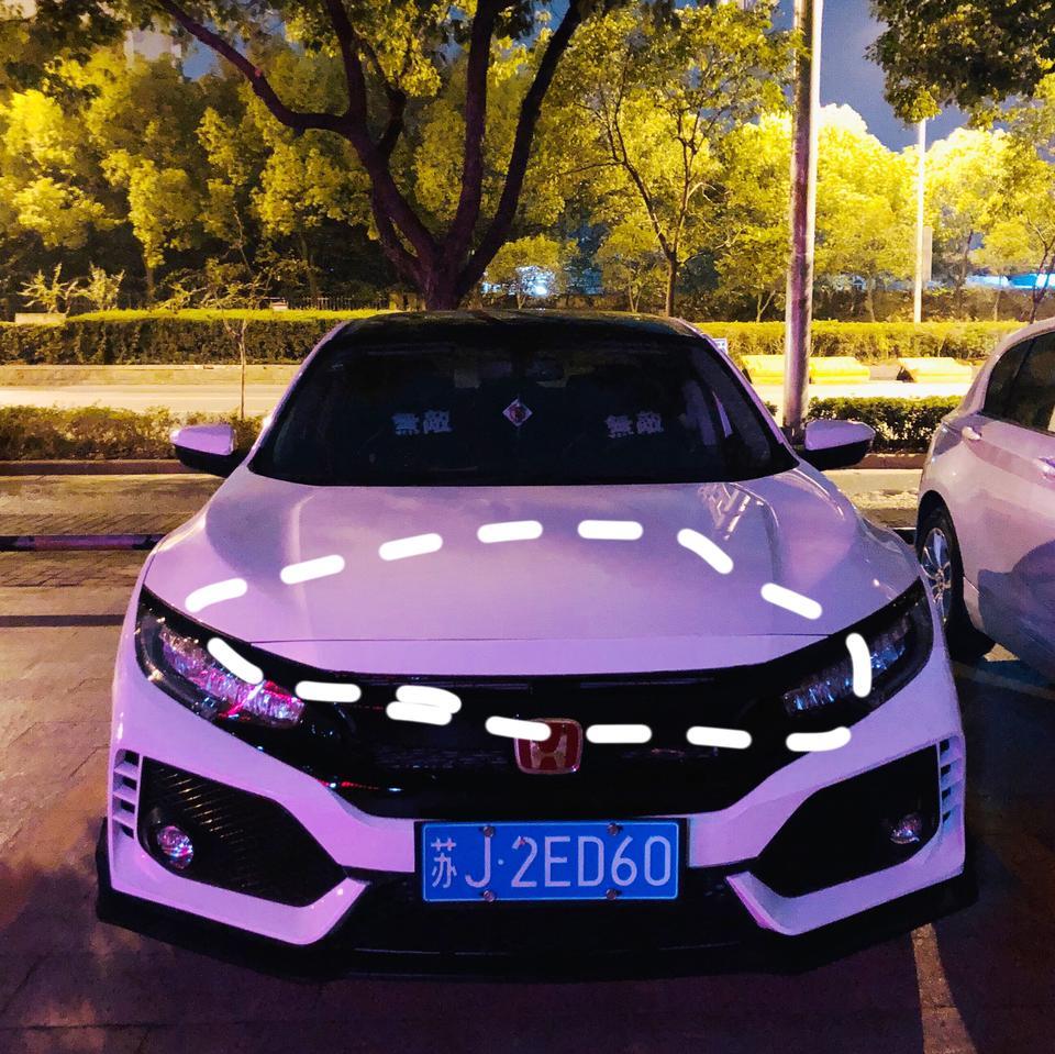 各位朋友，思域改了tr前杠，接缝处参差不齐，请问正常吗