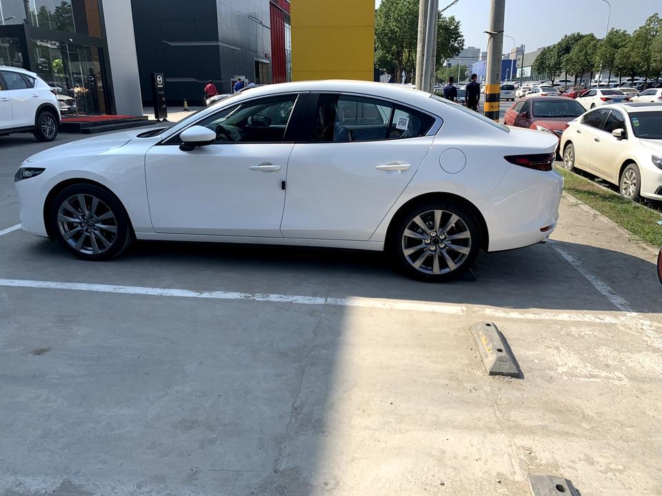 马自达3 昂克赛拉-各位大神，4Ｓ店提车，销售应该给我什么单据？我的购车合同怎么没给原件呢。会不会有问题？