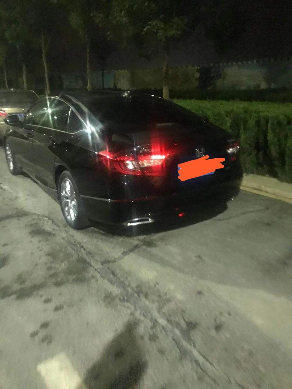 紧急求救各位车友，我的雅阁精英，昨天提的，刚开了两天。今天早上去贴膜加脚垫，并未动任何线路，晚上回家停车后，发现雾灯一直亮着，所有的按钮全关了，并找了好多人帮我看，他们分析是洗车的时候进水了，导致有点连电。雅阁密封性这么差吗？有人跟我一个问题吗？
