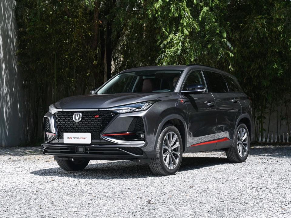 长安cs75 plus-2.0领航版的轮毂是跟1.5的一样么，是的话就丑死了！