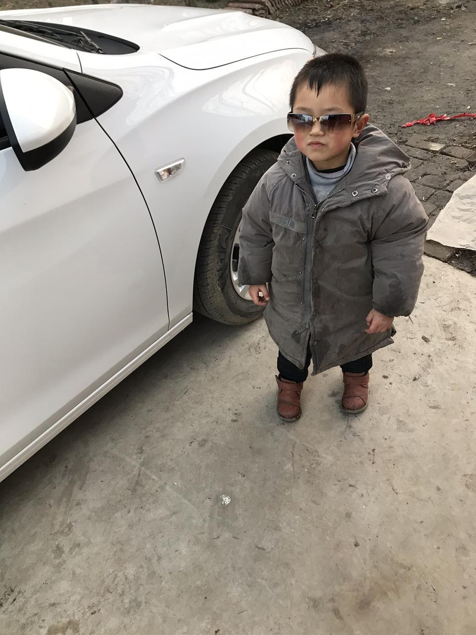 这个科沃兹选手机支架还真是个头疼的事，不知道用在哪，各位大神求指教
