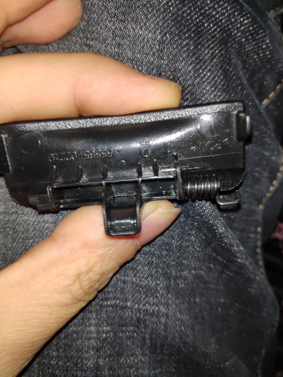 有哪位知道卡罗拉硬币盒弹簧怎么装？