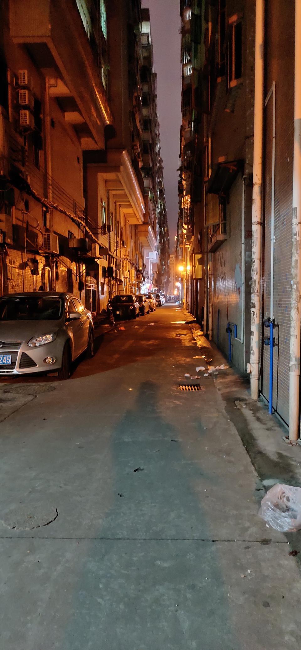 知豆d2大灯不够亮，在网上买了led白光的不行。现在换成100瓦的灯泡还不行，有解决办法吗