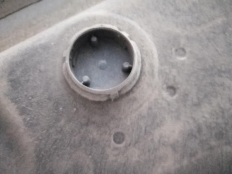 君威底盘，这是什么东西刮坏了，用不用修呢？底盘隔了一个坑，怎么弄？求解答