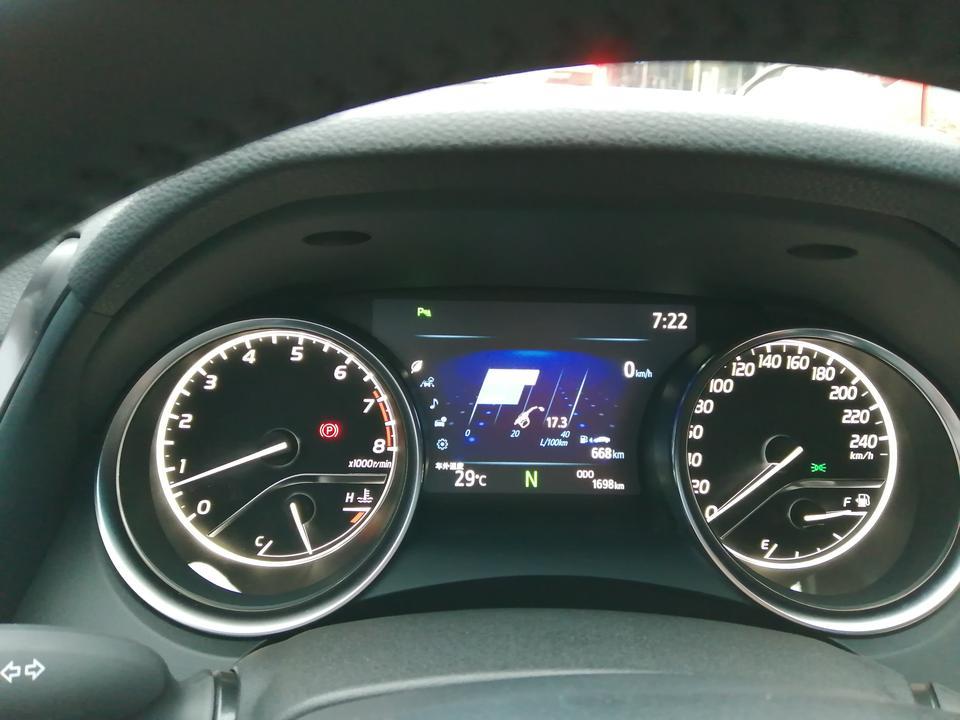 凯美瑞19款2.5G，图一加满油时，已跑公里数是1065km；图二加满油时，已跑公里数是1698km。第二次加油花了255元，255/(1698-1065)=0.403元/公里，我这样计算油耗对吗？