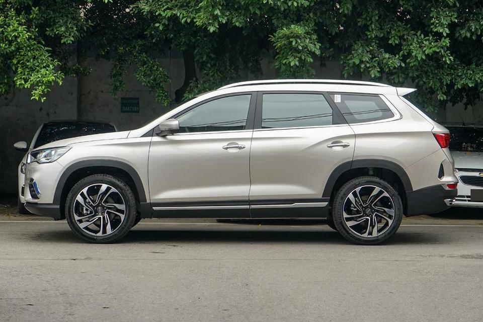 请问长安CS75 PLUS   1.5T 手动挡和奇瑞捷途x90  1.6T自动 五座的   那个性价比能高点  价格差不多