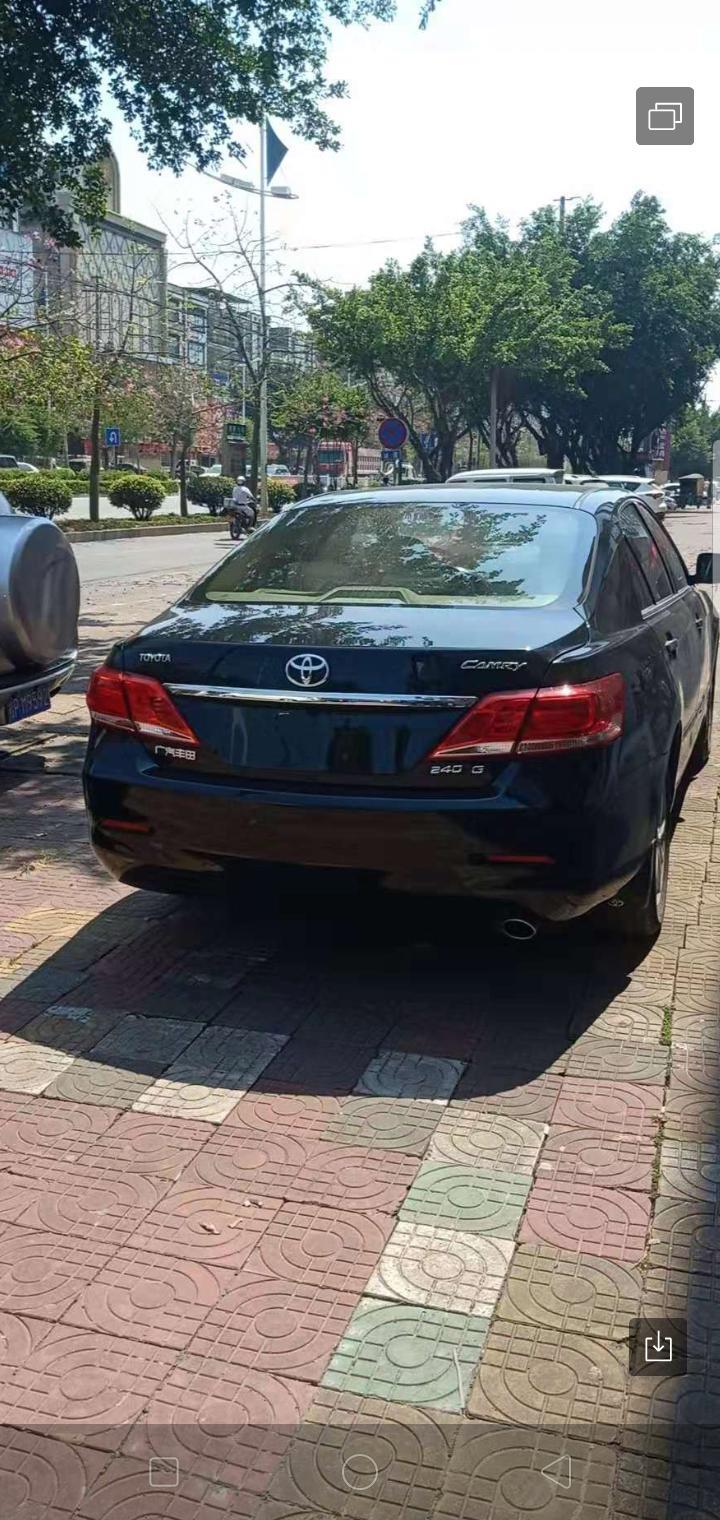 凯美瑞-这台车是什么年出的呢，现在二手大概多少钱请大神指点