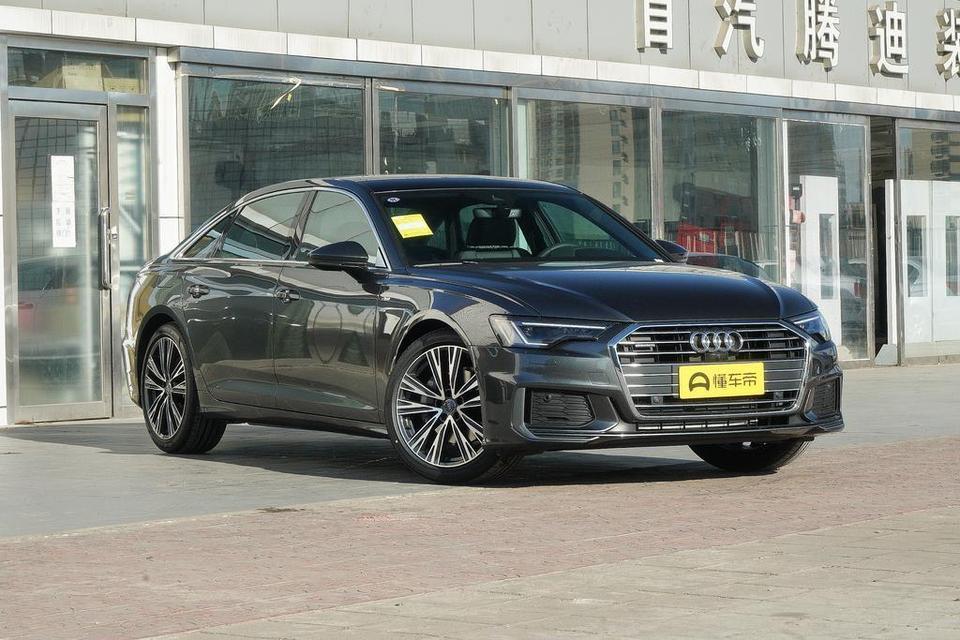 奥迪a6l-刚定了19款45 TFSI quattro 四驱甄选动感形 全部落地42.8万， 免费提供一年深圳车牌指标使用权。算是值得吗？（送了我一个电尾门/礼包/4次保养）