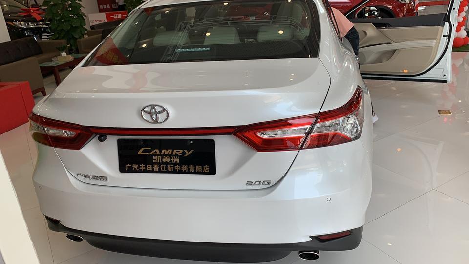 凯美瑞2.0G豪华型白色的22万可以落地吗？