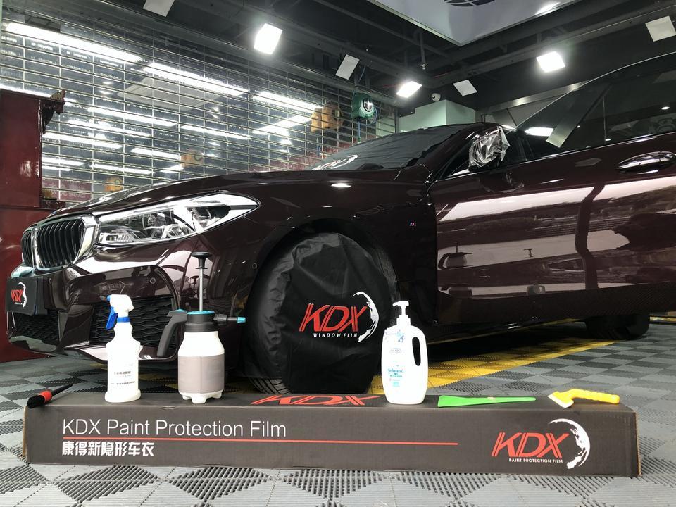 奥迪a6l-很多人都说贴透明膜干嘛
我喷下漆就好了，如果你喷的漆都是下面这样喷的，我也不让你贴膜了
请记住，原厂漆，只有一次。
全川KDX引擎盖免费送，有约的吗？