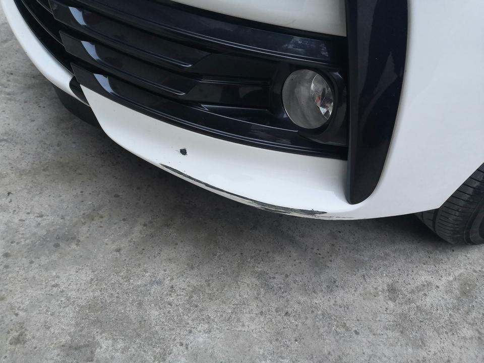 卡罗拉-请问下这样程度的剐蹭修复，价格大概是多少呢？心疼自己????