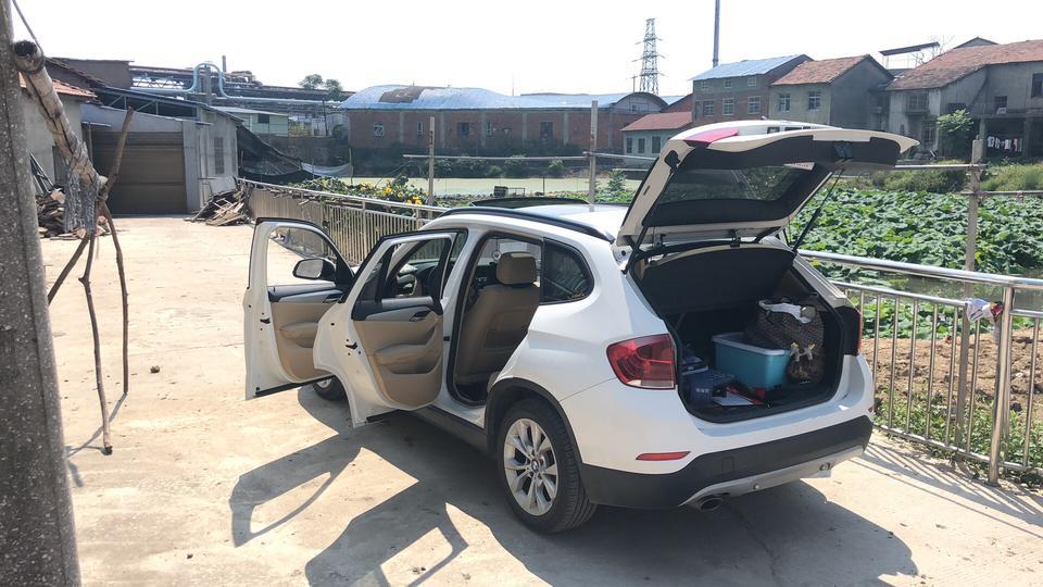 宝马x1(进口)-13款进口宝马X1 2.0L 车内异味严重怎么解决？