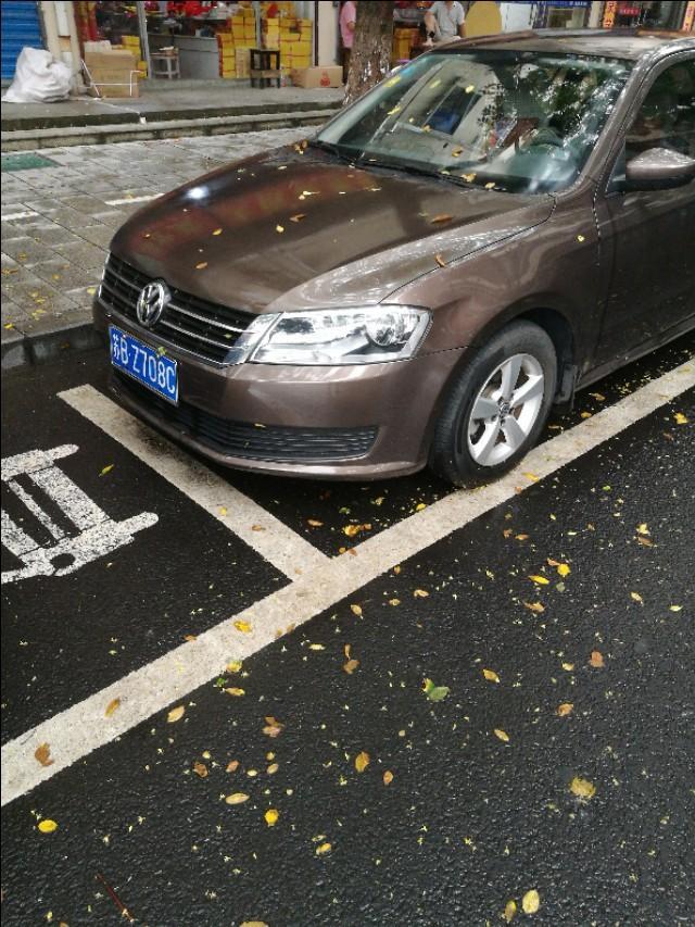 卡罗拉-据说大众朗逸的小毛病比较多，是吗?