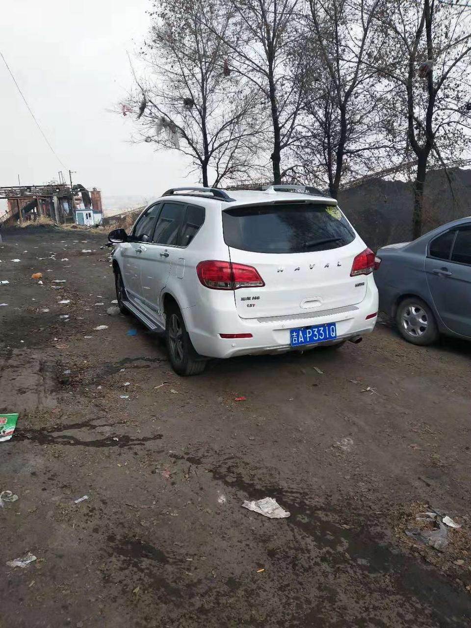 哈弗H6怎么检查刹车片薄厚？