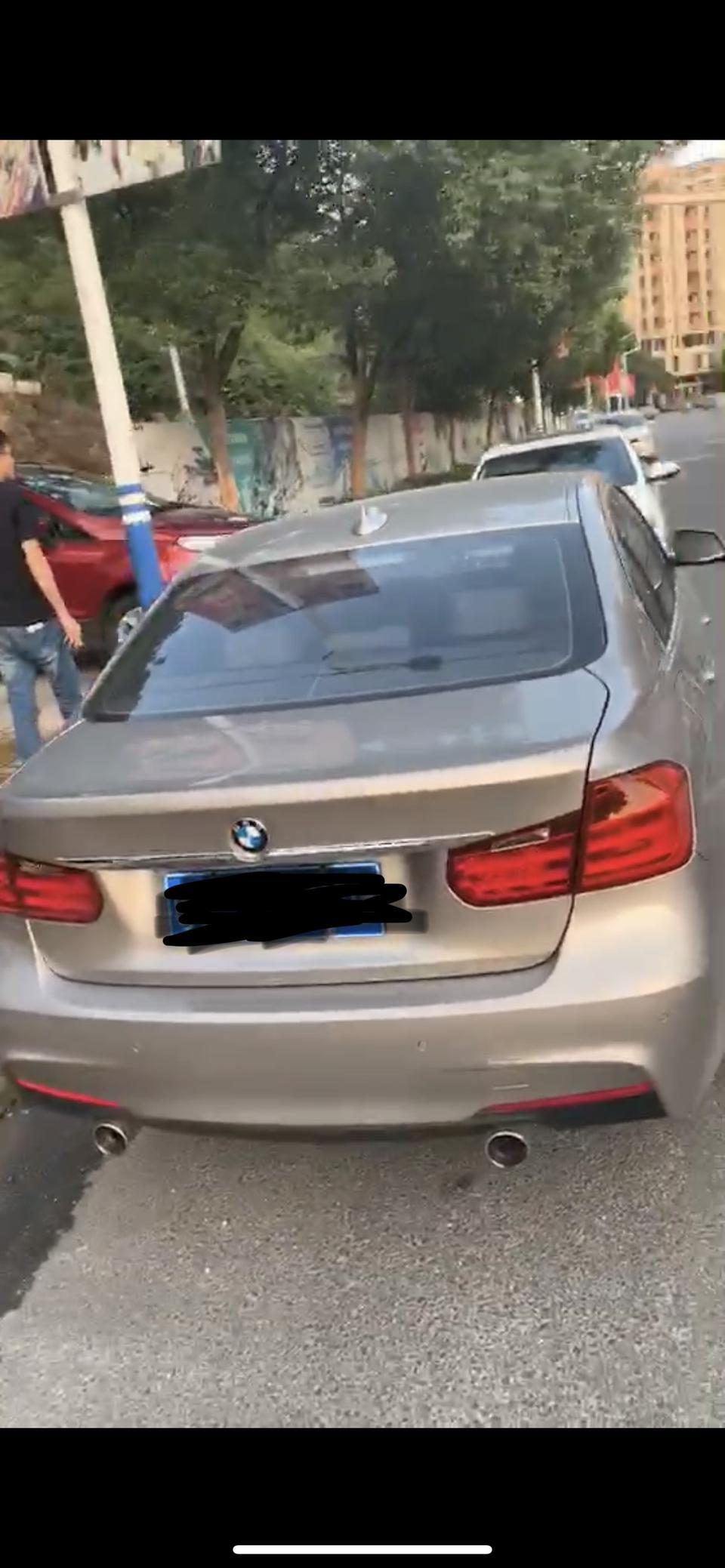 宝马3系-我想收一台320li，这台车商给我底价192000看值不值！
改了m3前后包围，换了17寸轮毂，刷了一阶！
开了9万公里，内饰干净！到底值不值这个价格！13450