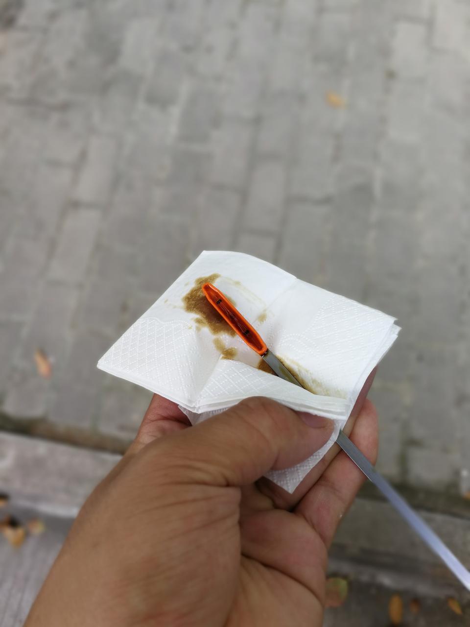 雅阁-疑是机油增多
早上七点多开的车子，刚刚量的机油位面超过了两到杠请问是机油增多吗？  连续量了六次都一个位置。