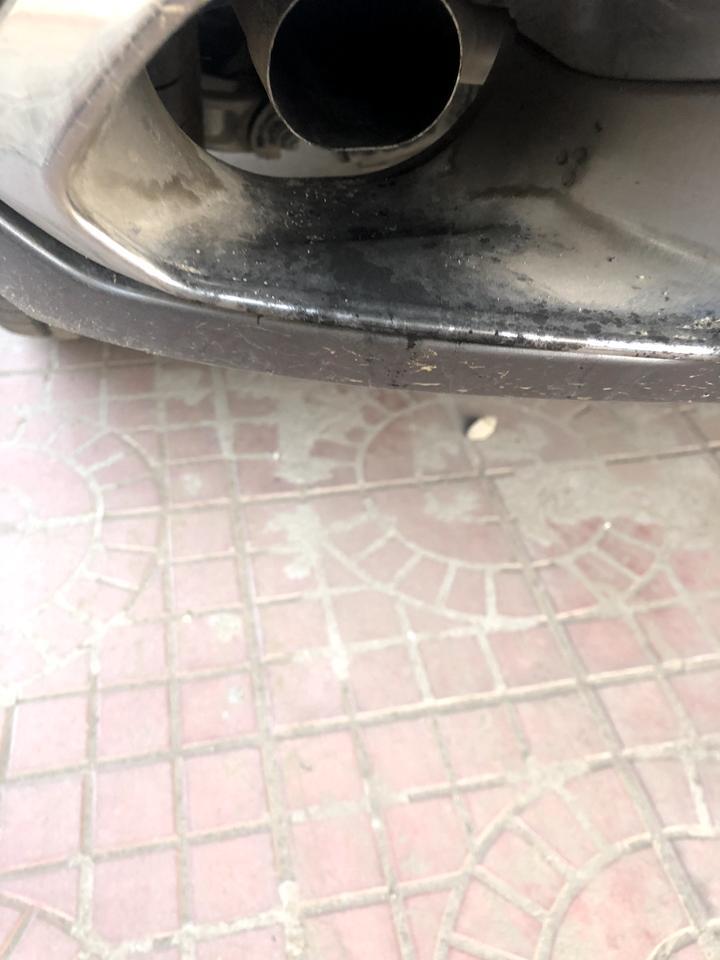哈弗h6-跑了三千公里排气管就黑这样了，正常不？怎么感觉怎么不对劲，才跑了三千公里的大新车至于这样么