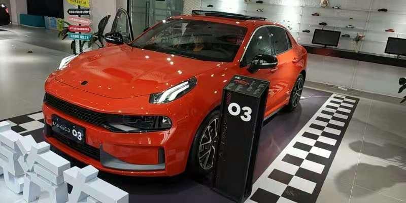 领克03-今天到领克店谈了1.5劲p顶配，最后谈成裸车136000。加1500上牌我是本地的。还有6000保险。是不是贵了。送脚垫，一次保养。我说晚上回家商量明天给结果。