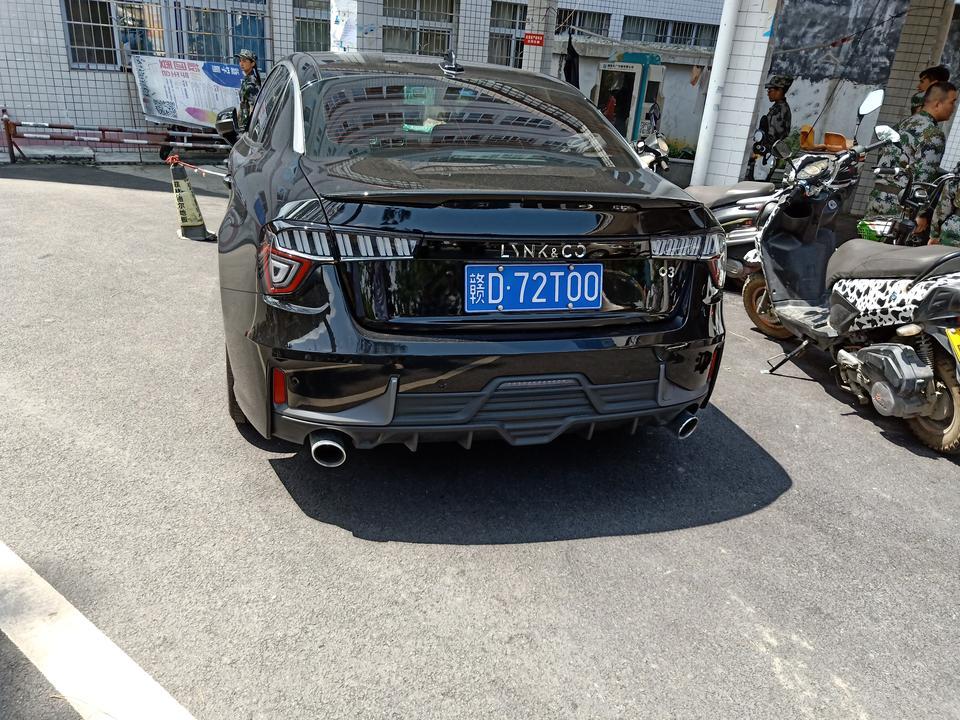 rapide-想知道这是什么牌子的车，大概什么价位？