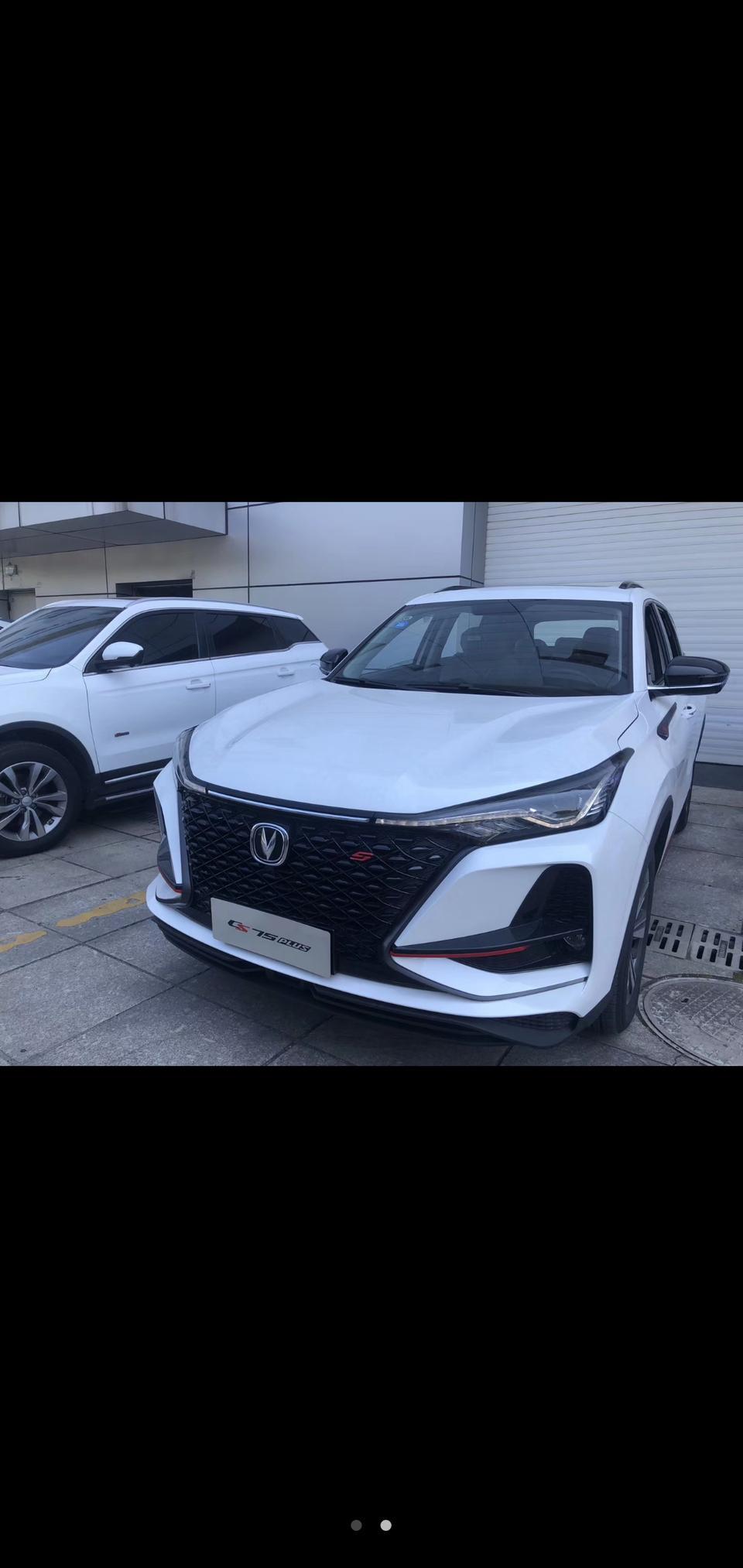 长安cs75 plus-各位车友，请问75plus 这运动版的有没有手动挡的车，前面2张照片就是运动版的，最后一张是普通版的，说实话我是被这运动版的外观给惊艳到了，而普通版的就很平凡了……如果这75plus 运动版的没有手动挡的，那我就选择55可好？