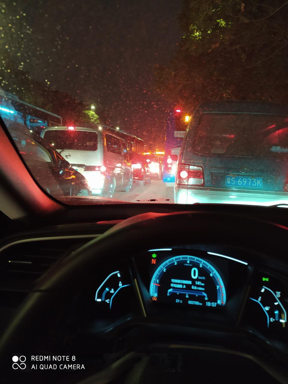 思域中控白夜模式是自动还是需要手动调节呢