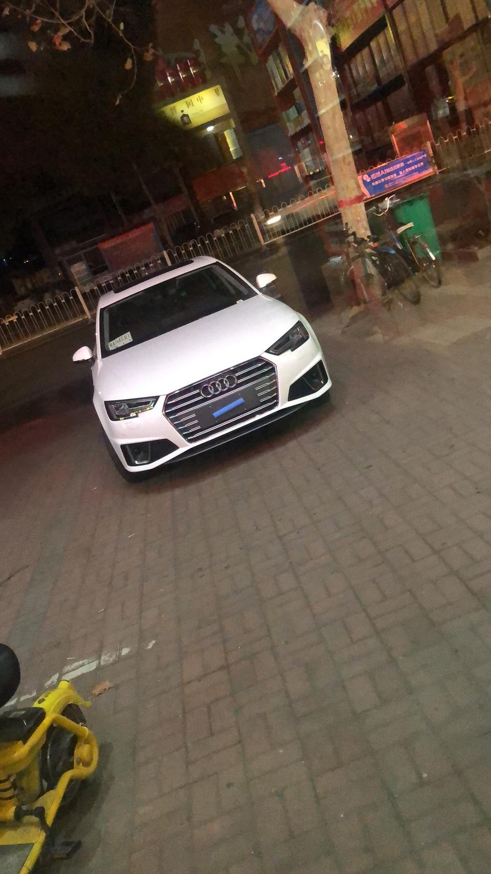 刚提的奥迪a4l时尚型，问一下大家换挡的时候有卡顿正常吗，比较明显的卡顿。