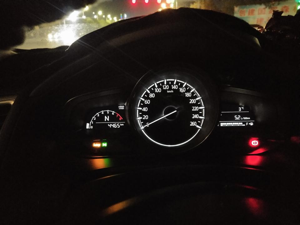 马自达3 昂克赛拉-没跑过高速，只在郊外和市内跑，这油耗可以吗?