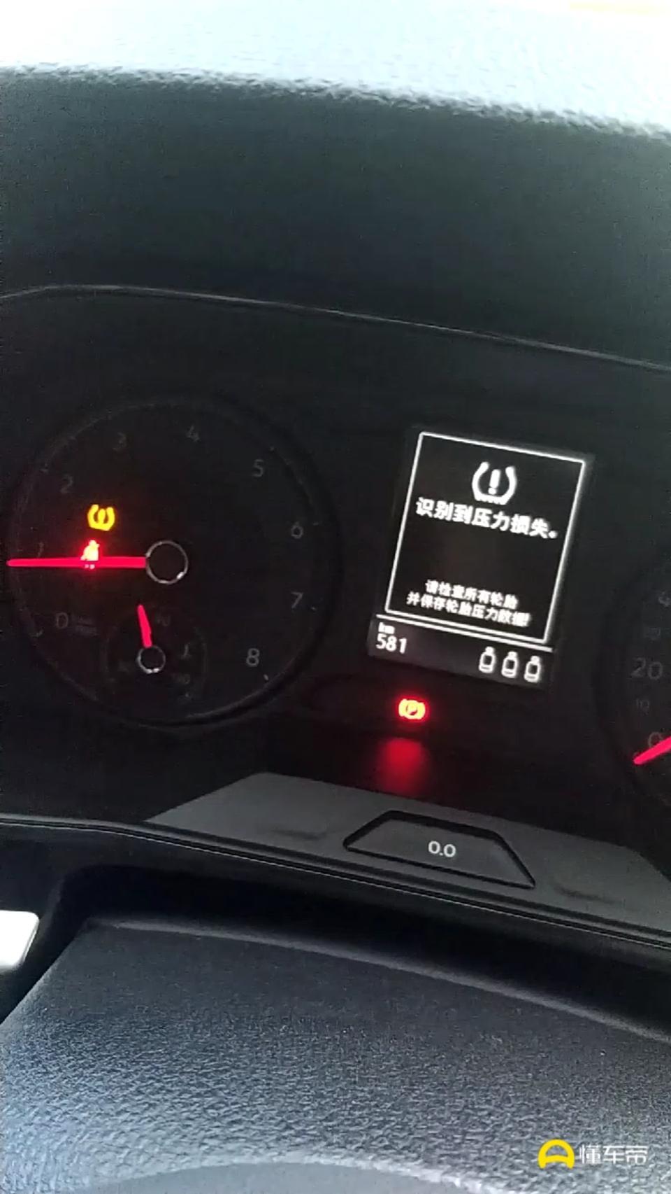 朗逸-高速途中突然胎压报警，检查后胎压正常，没有扎钉子，到现在报警灯还亮着，怎么办