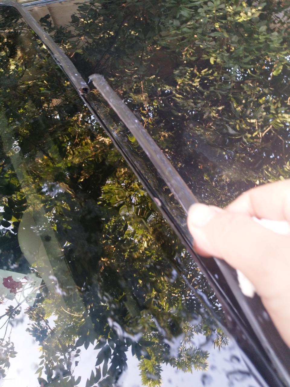 朗逸-天窗胶条送了会漏水怎么办啊？到店里问说要天窗玻璃也要一起换要4000多啊，有没有其它办法啊