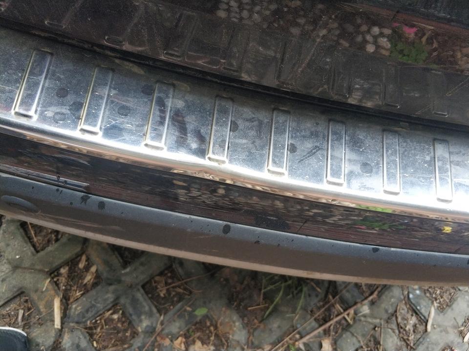哈弗h6-倒车的时候把后面这个不锈钢板撞弯了，看了里面没事，这个在遇到后方车追尾的情况的时候安全吗，修的话是换全部还是就单个不锈钢