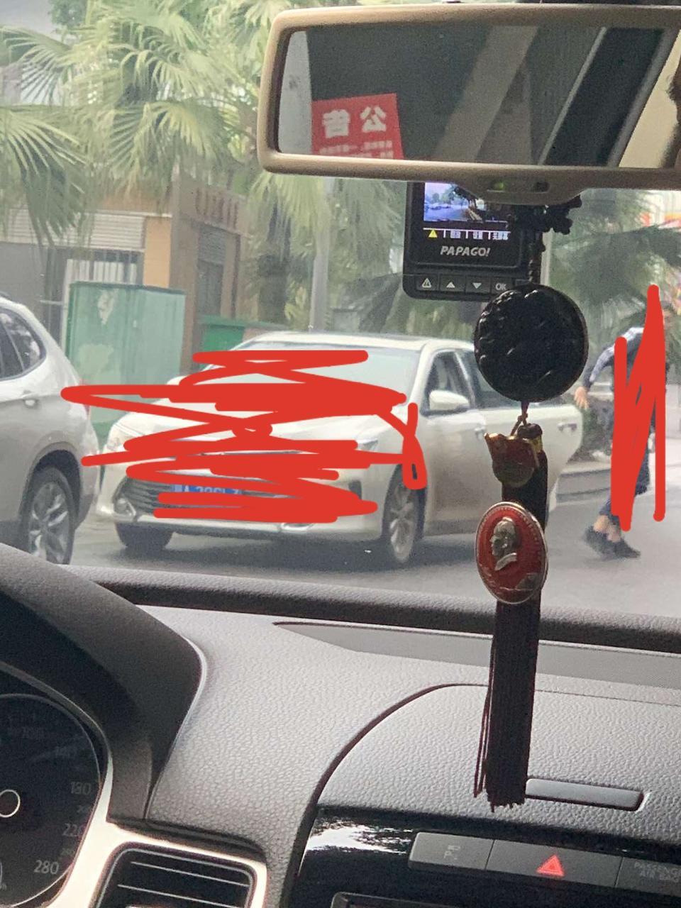 研究生级别猜车！！内饰这辆是凯美瑞吗？