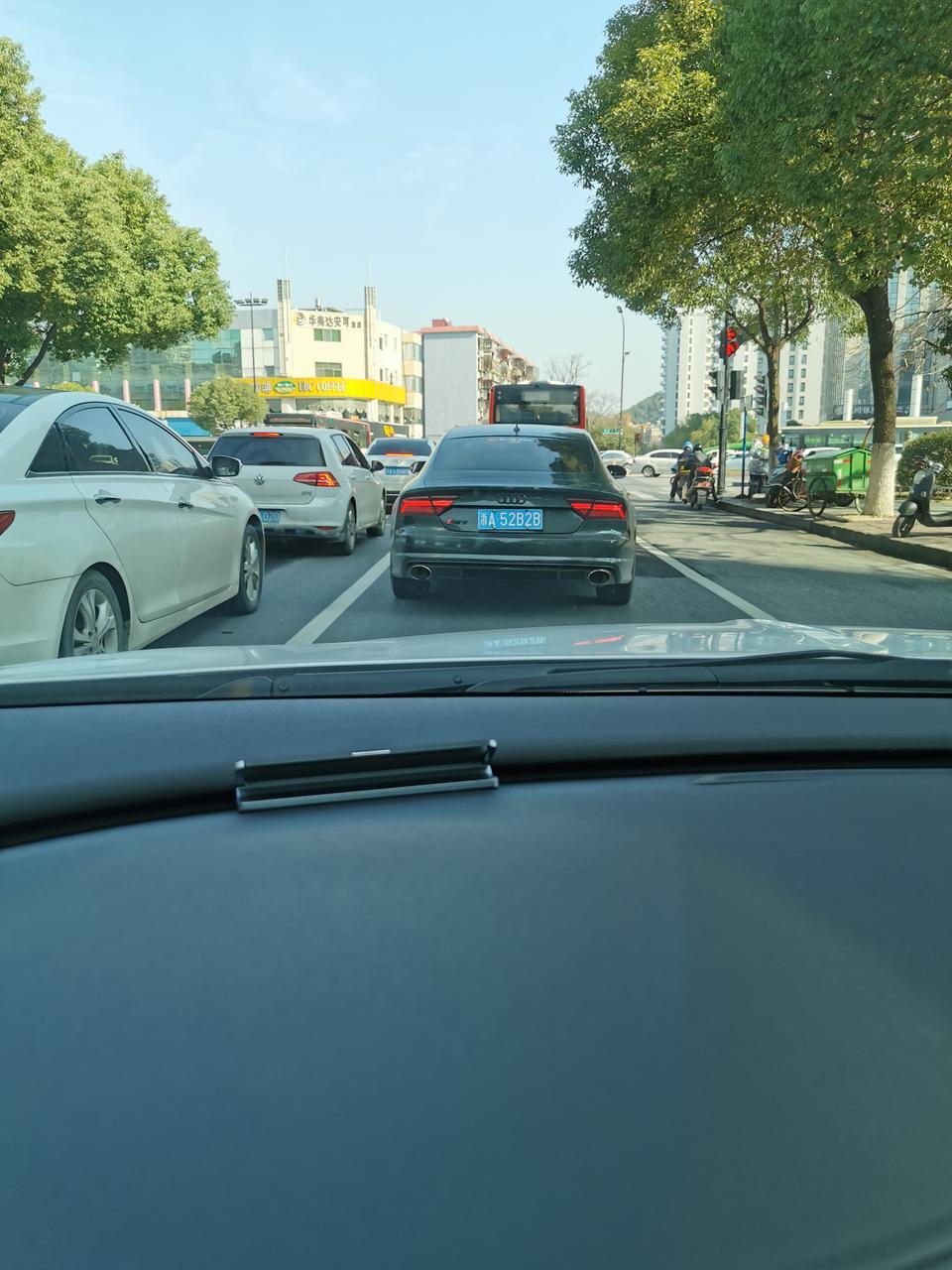 君威实在太臭了，怎么去味快一点，大神们