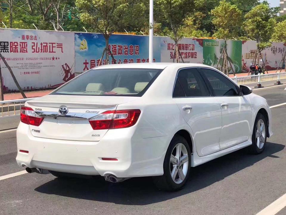 凯美瑞-这一款的钥匙是遥控的还是一根的？