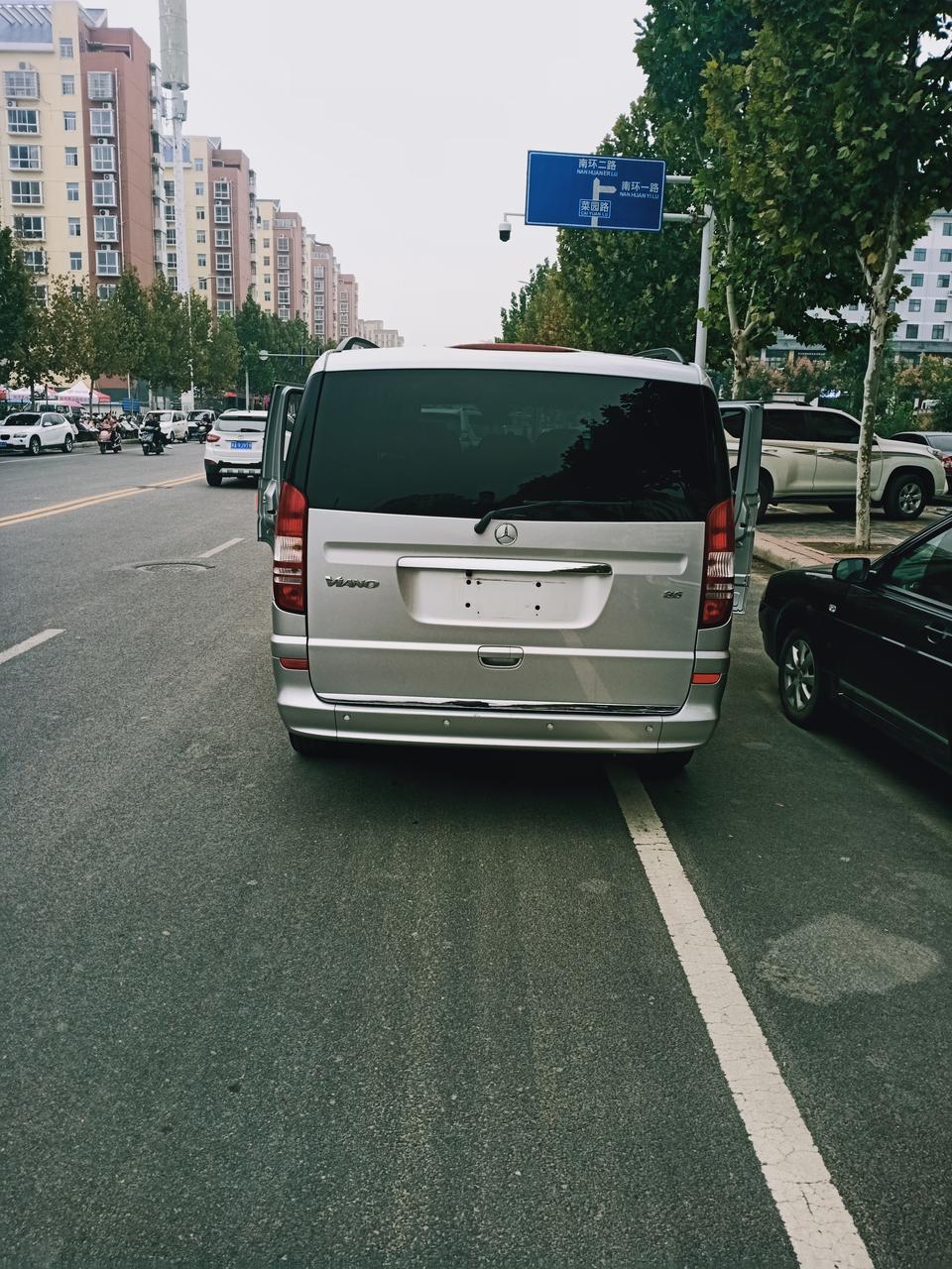 奔驰v级(进口)-VIANO3.5V6发动机号在哪里？准确位置