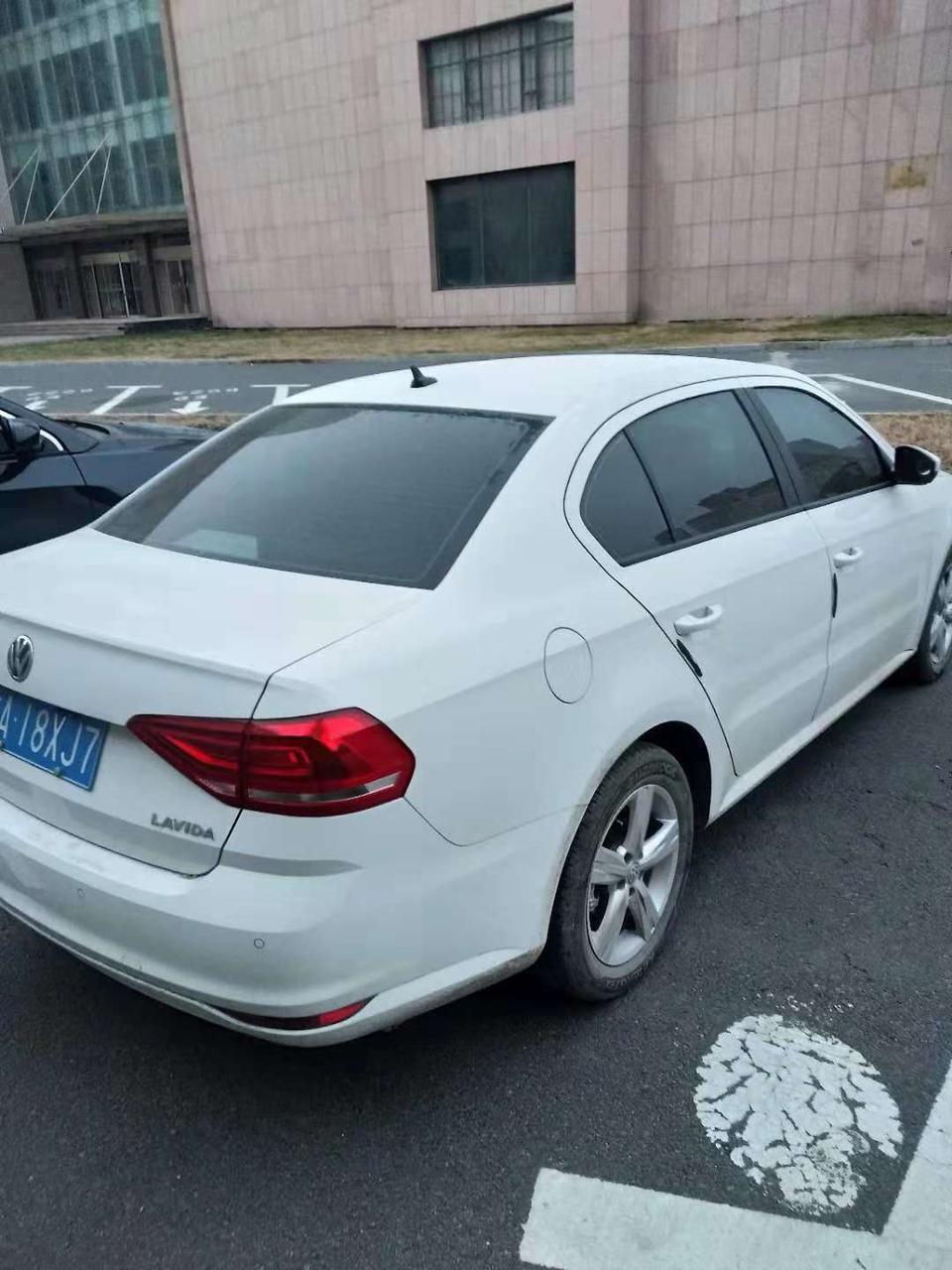 大众朗逸有发动机罩和隔音膜吗？