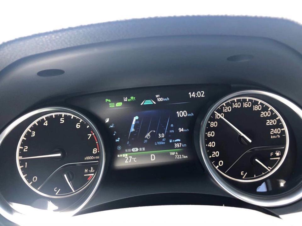 2019款凯美瑞，2.5G豪华版。新车上高速跑100公里每小时，这个油耗正常么？