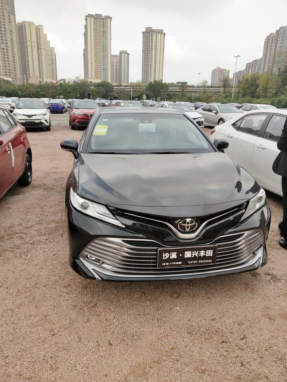 我买的新车，凯美瑞2.5里面味道太重了，开了一个小时不开窗，感觉中毒一样！你们有这样的嘛？