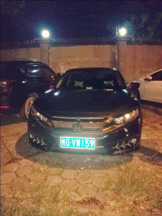 雅阁-大家看看这是什么车，是本田思域吗？有点像