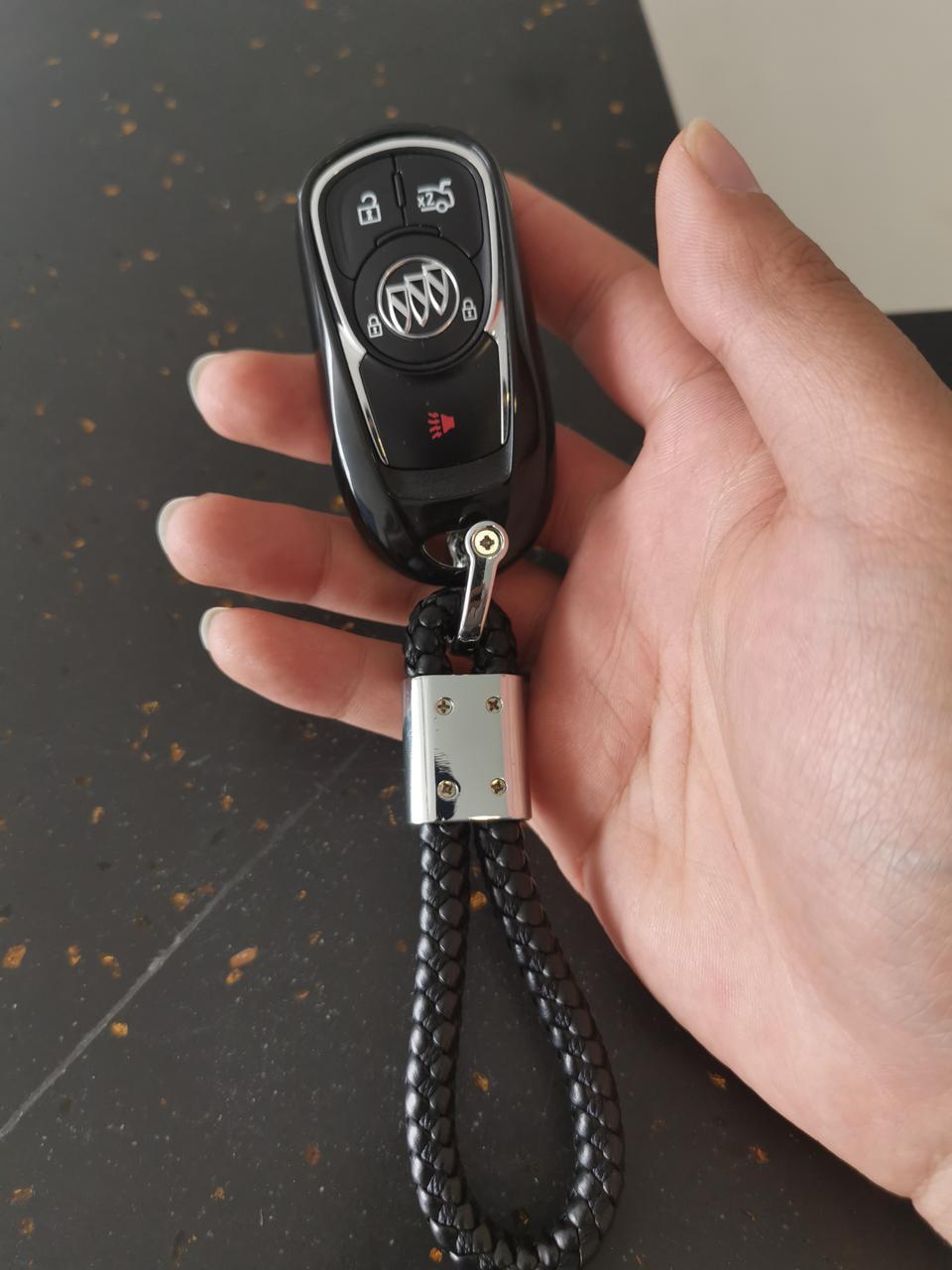 新君威，中控车机系统老是死机重启，几分钟一次几分钟一次。刚刚提车半个月，才200公里多点。我也是醉了