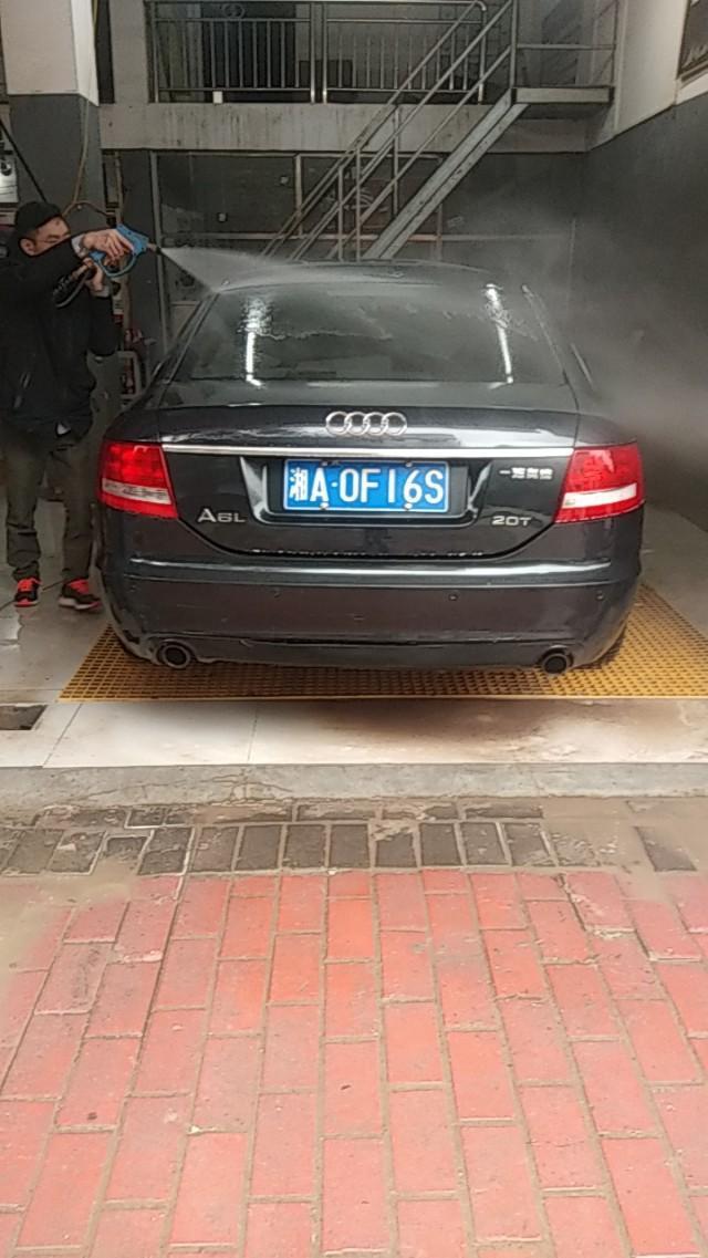奥迪a6l-大家看看这款奥迪是多少年的