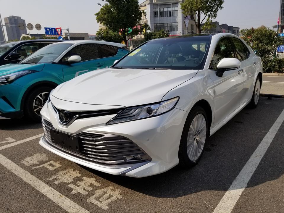 麻烦问下各位车友，八代凯美瑞2.5g豪华，高速前油表清零油耗5.6，然后油表清零，4线城市上下班开车通勤12.5个油正常吗？为何我看别的2.5g车友上下班通勤最多都是10个油来着？