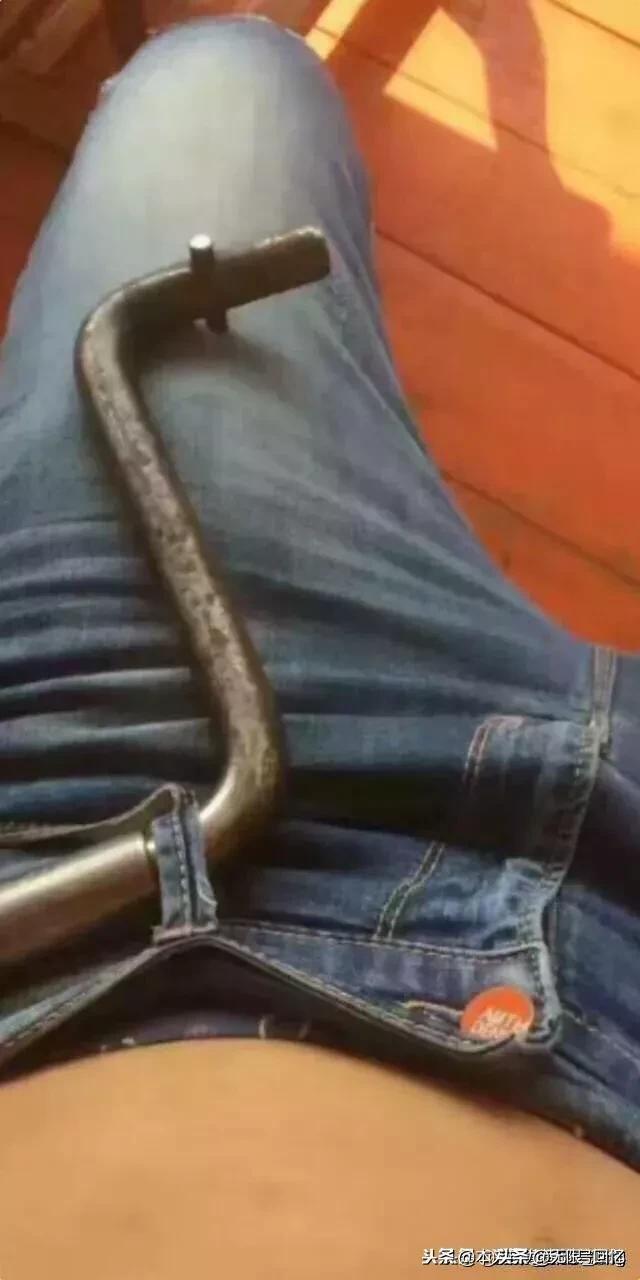 19款卡罗拉 有人换过阅读灯灯泡么 自己可以换么 我没扣下拉呢