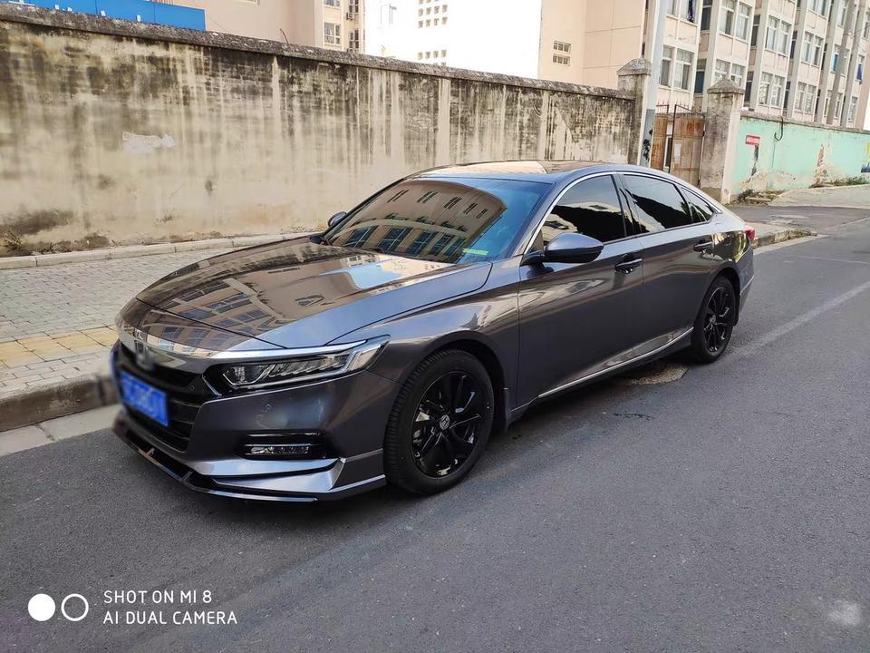 雅阁-今天下单了，混动锐领版，裸车优惠1.4万，上牌代办800，贷款抵押加gps2600，第一年保险必须4s预计8000块，后面不强制。贷款10万三年月供3000。送原厂前后雷达，老三样（3m膜，脚垫，挡泥板）。
明天到车后天去验车。      

这个价格贵了吗？
