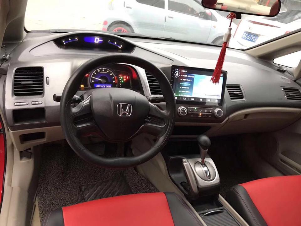 思域-09年10月分的车，跑了10万公里。四万可以入手呢，自动挡没有窗。