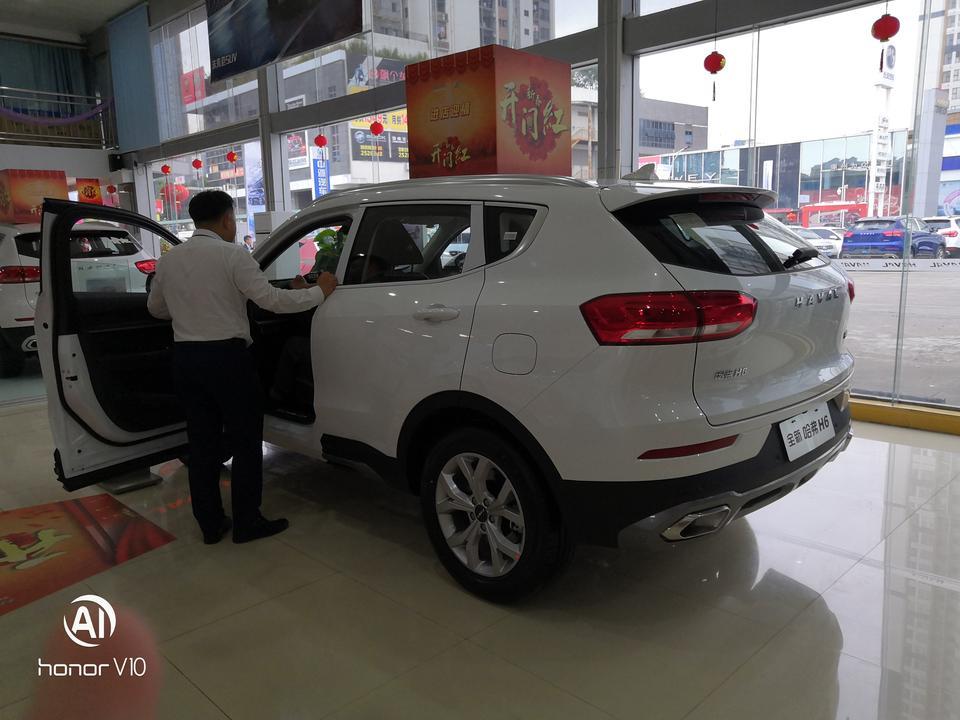 哈弗h6-H6冠军版的座椅颜色可以选棕色吗？如果可以。要不要加钱？