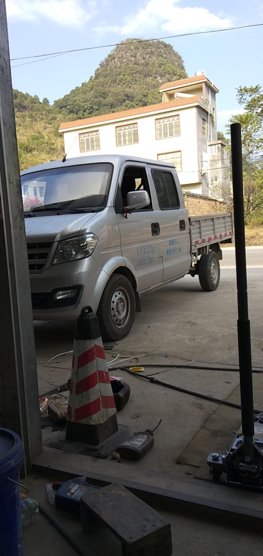东风小康c32-买了一年不到，双排座，目前一万五公里，能卖什么价？